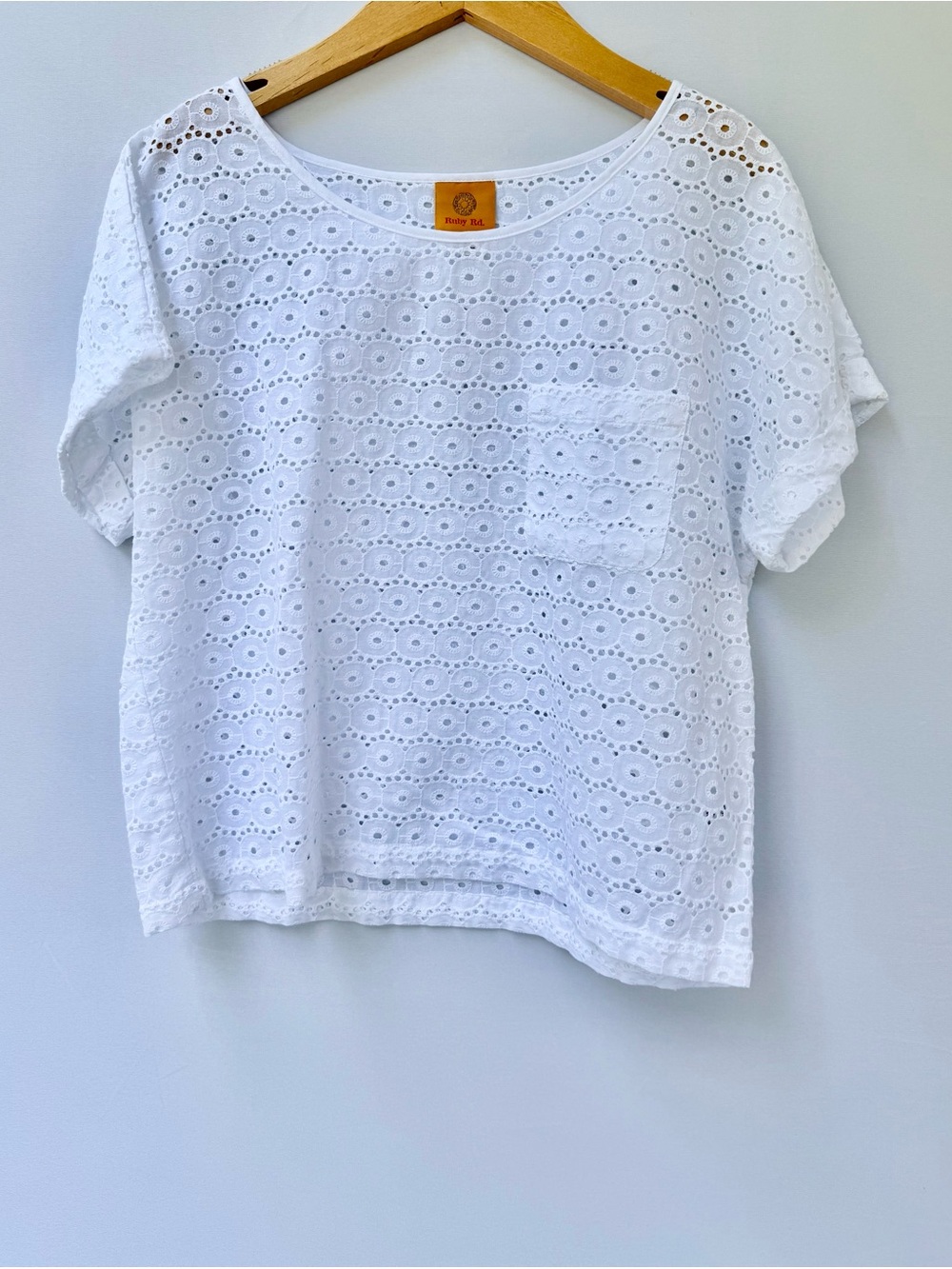 White Eyelet Lace Boho Pocket Tee Short Sleeve Relaxed Top Size 6 NWOT Ruby Rd